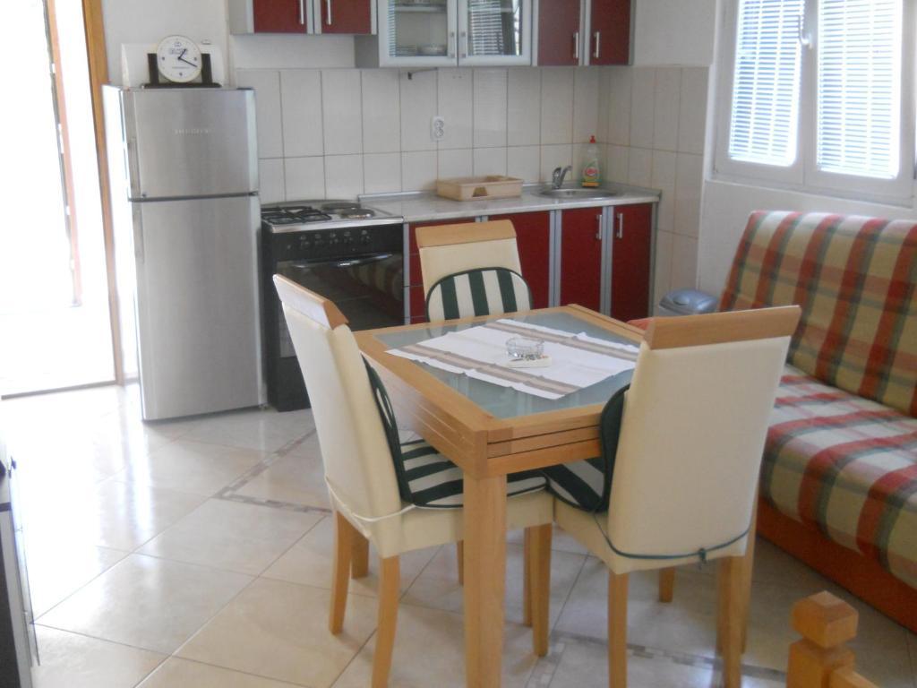 Apartments Ognjenovic Risan Bilik gambar